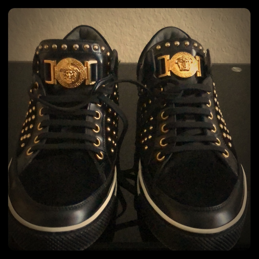 Used Versace low sneakers for sell